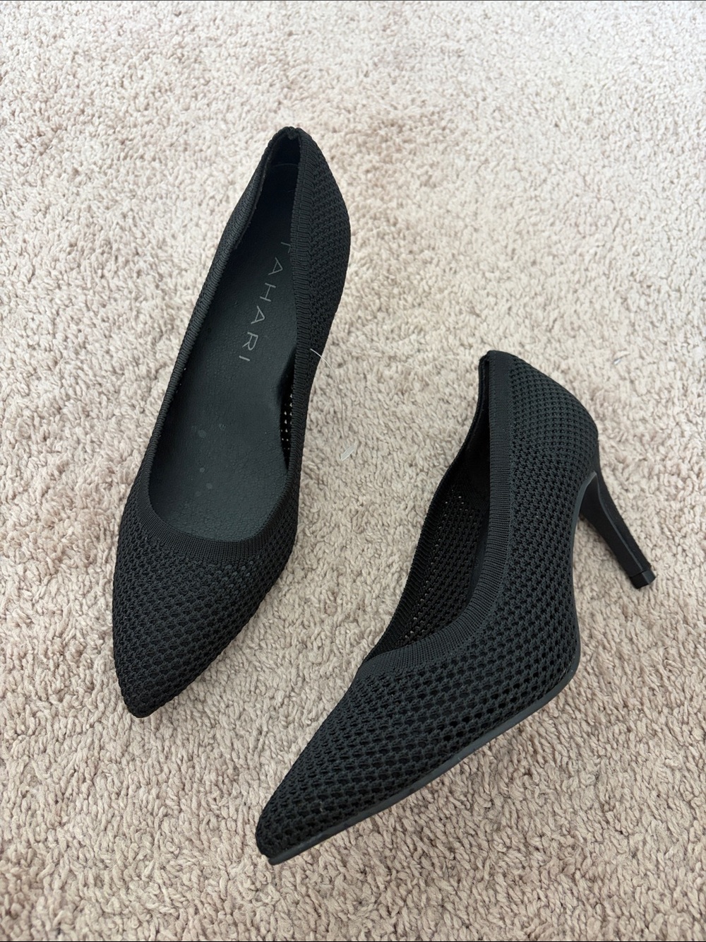 Tahari Everest Slip-On Pumps NWOT